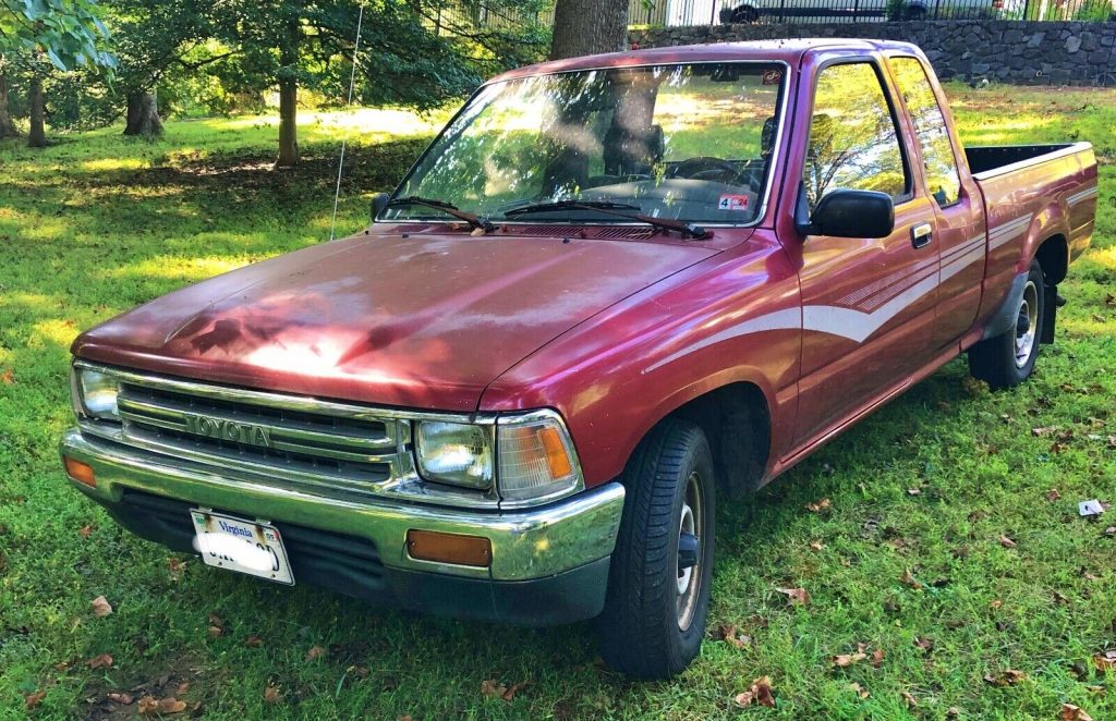 1990 Toyota Hilux Pickup Deluxe