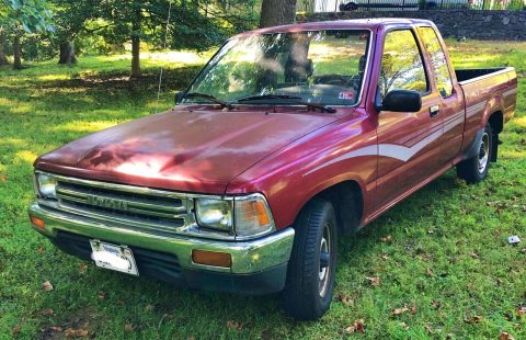 1990 Toyota Hilux Pickup Deluxe for sale