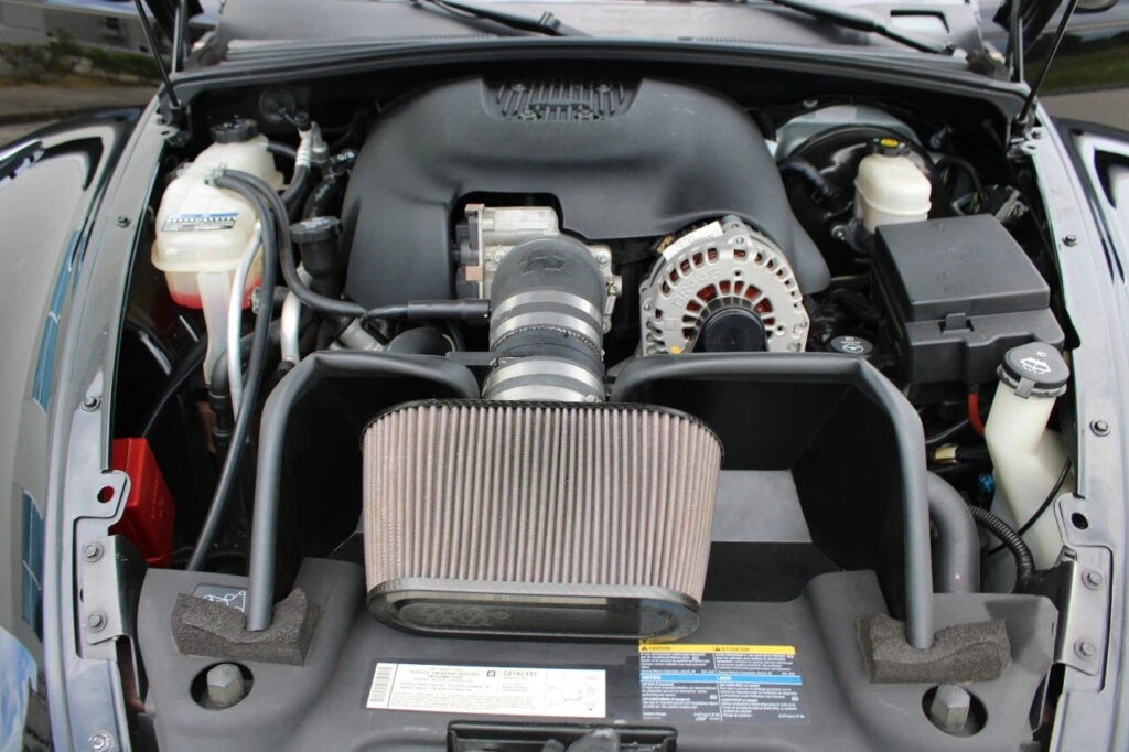 Black 2006 Chevrolet SSR LS2 6.0 Liter
