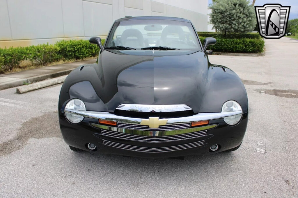 Black 2006 Chevrolet SSR LS2 6.0 Liter