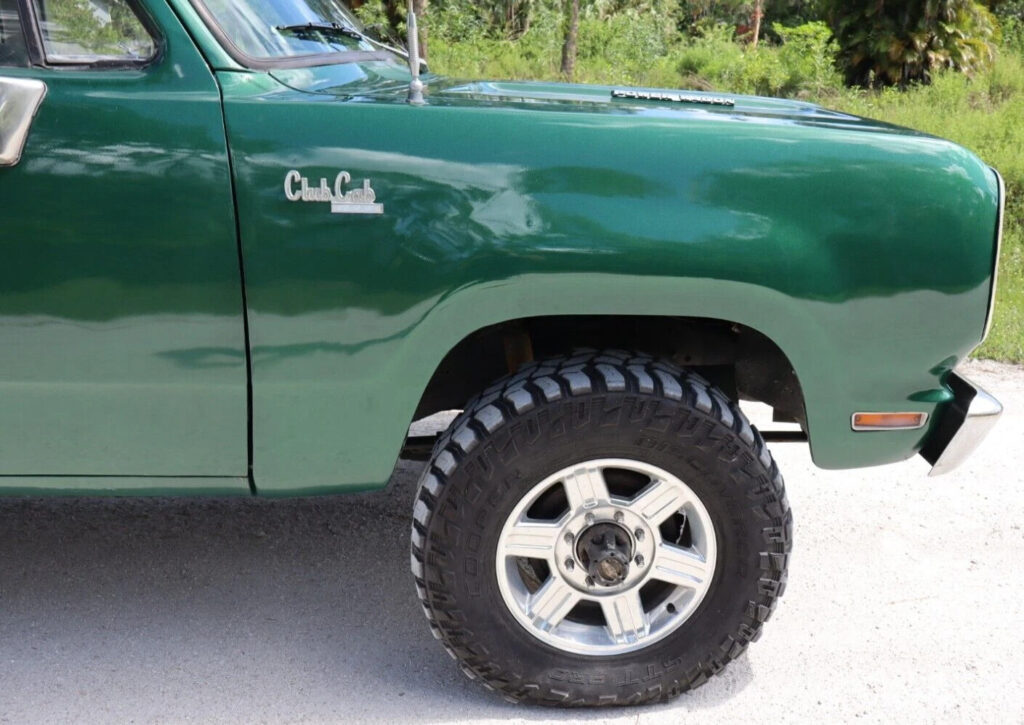1974 Dodge Pickup 4×4 – W200 Extended Cab Power Wagon