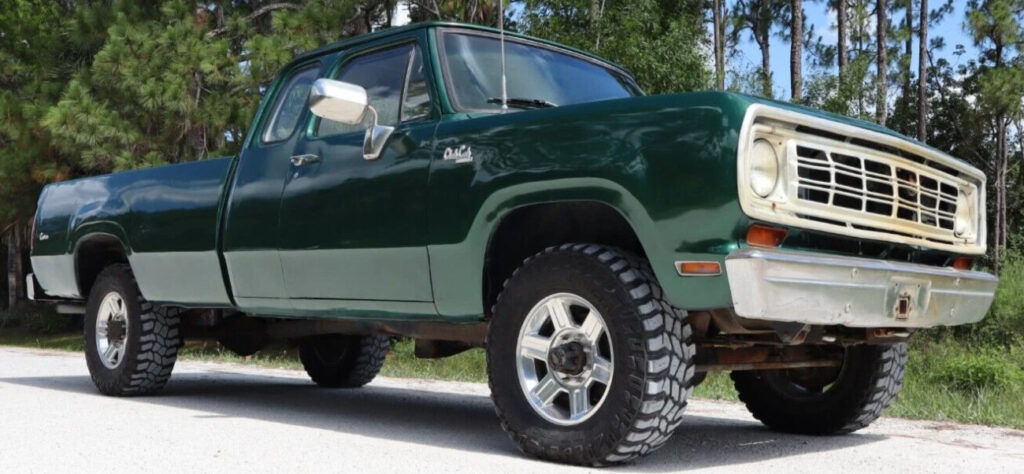 1974 Dodge Pickup 4×4 – W200 Extended Cab Power Wagon