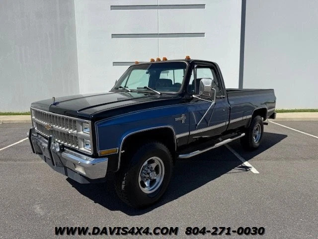 1981 Chevrolet K30 Silverado 4×4 Squarebody Pickup