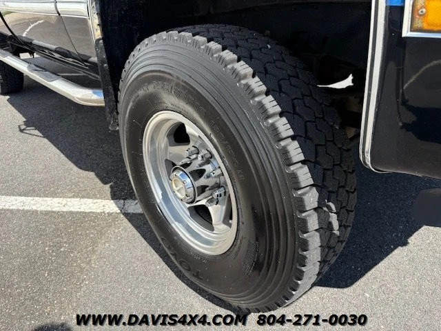 1981 Chevrolet K30 Silverado 4×4 Squarebody Pickup