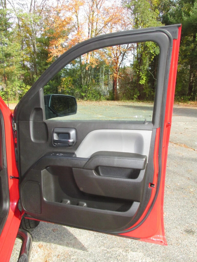 2016 Chevrolet Chevrolet Silverado WT Ex. Cab 4.3L V6 Auto 4×4 7.5′ Fisher Plow