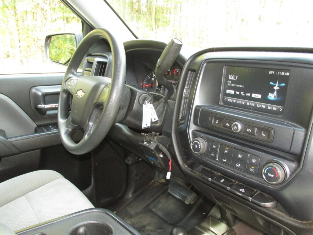 2016 Chevrolet Chevrolet Silverado WT Ex. Cab 4.3L V6 Auto 4×4 7.5′ Fisher Plow