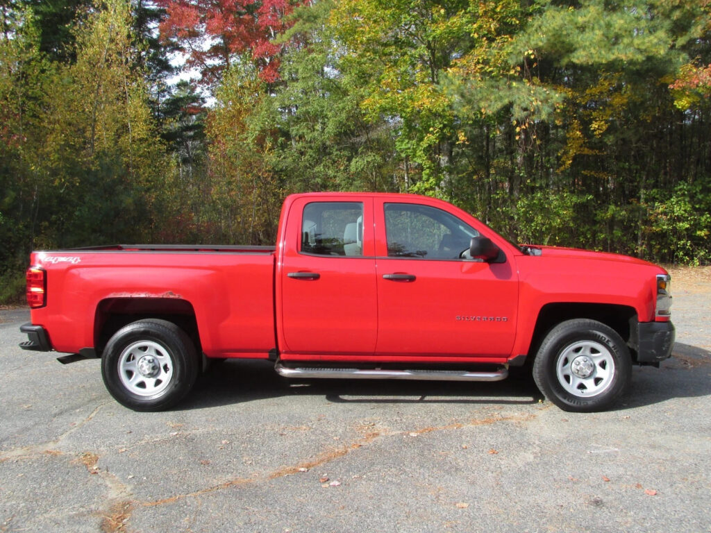 2016 Chevrolet Chevrolet Silverado WT Ex. Cab 4.3L V6 Auto 4×4 7.5′ Fisher Plow