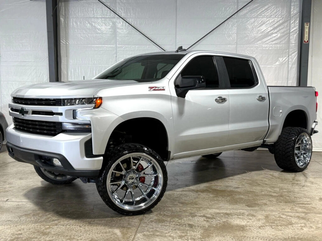 2022 Chevrolet Silverado 1500 LTD RST Crew Cab 4WD