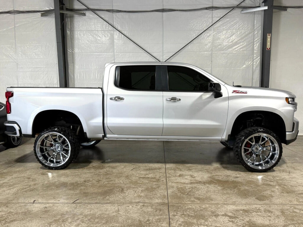 2022 Chevrolet Silverado 1500 LTD RST Crew Cab 4WD