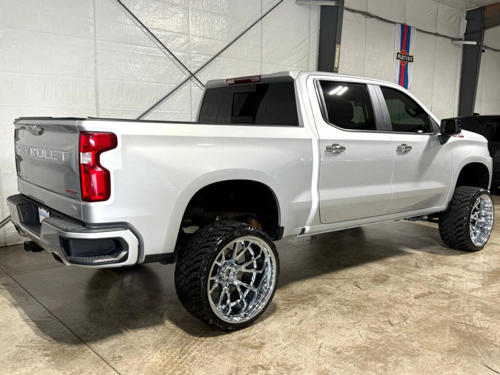 2022 Chevrolet Silverado 1500 LTD RST Crew Cab 4WD