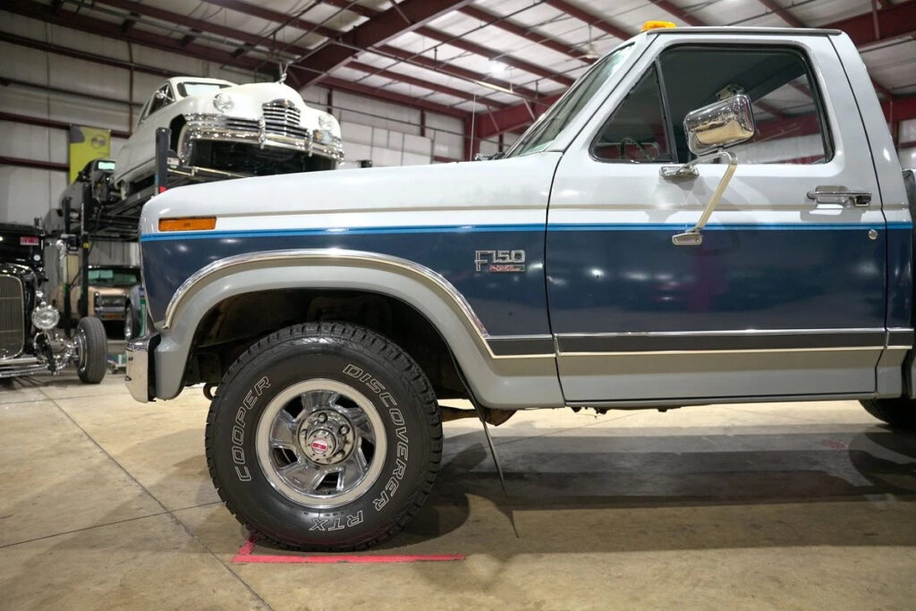 1986 Ford F150 XL 63013 Miles Light Smoke Metallic & Shadow Blue Pickup