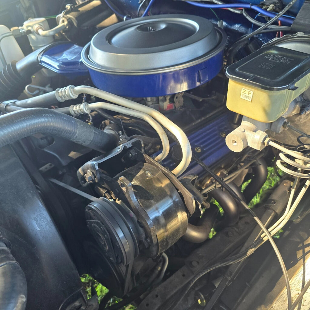 1987 Chevrolet C-10 short box truck