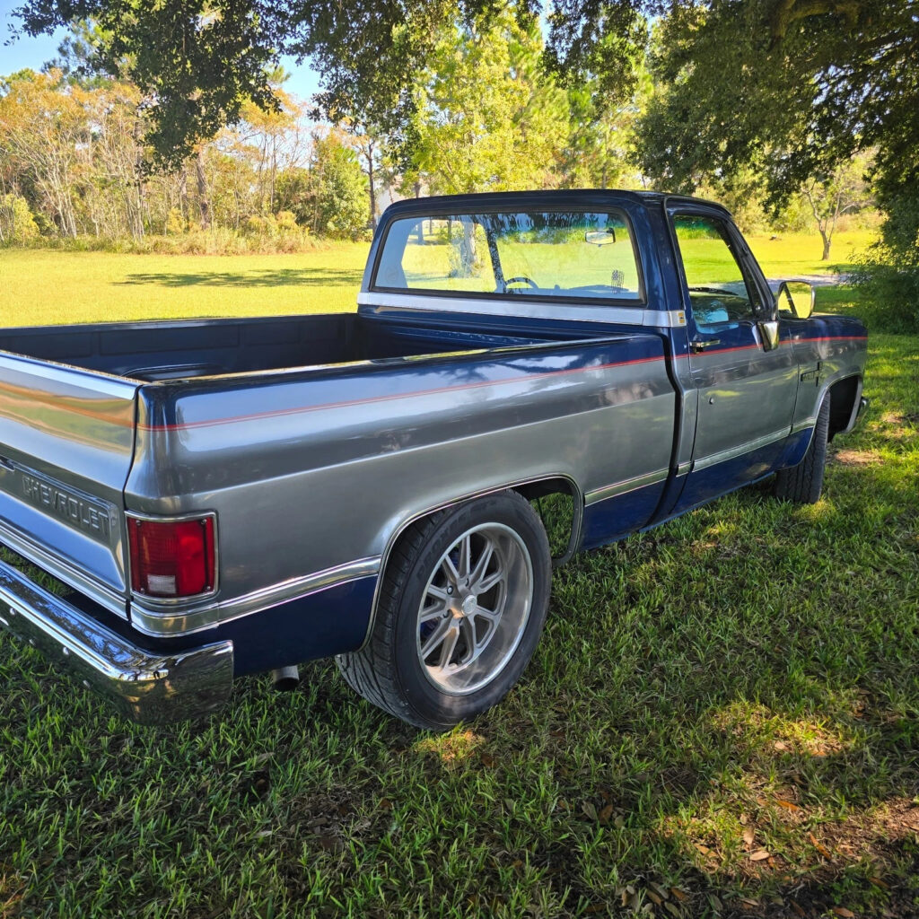 1987 Chevrolet C-10 short box truck