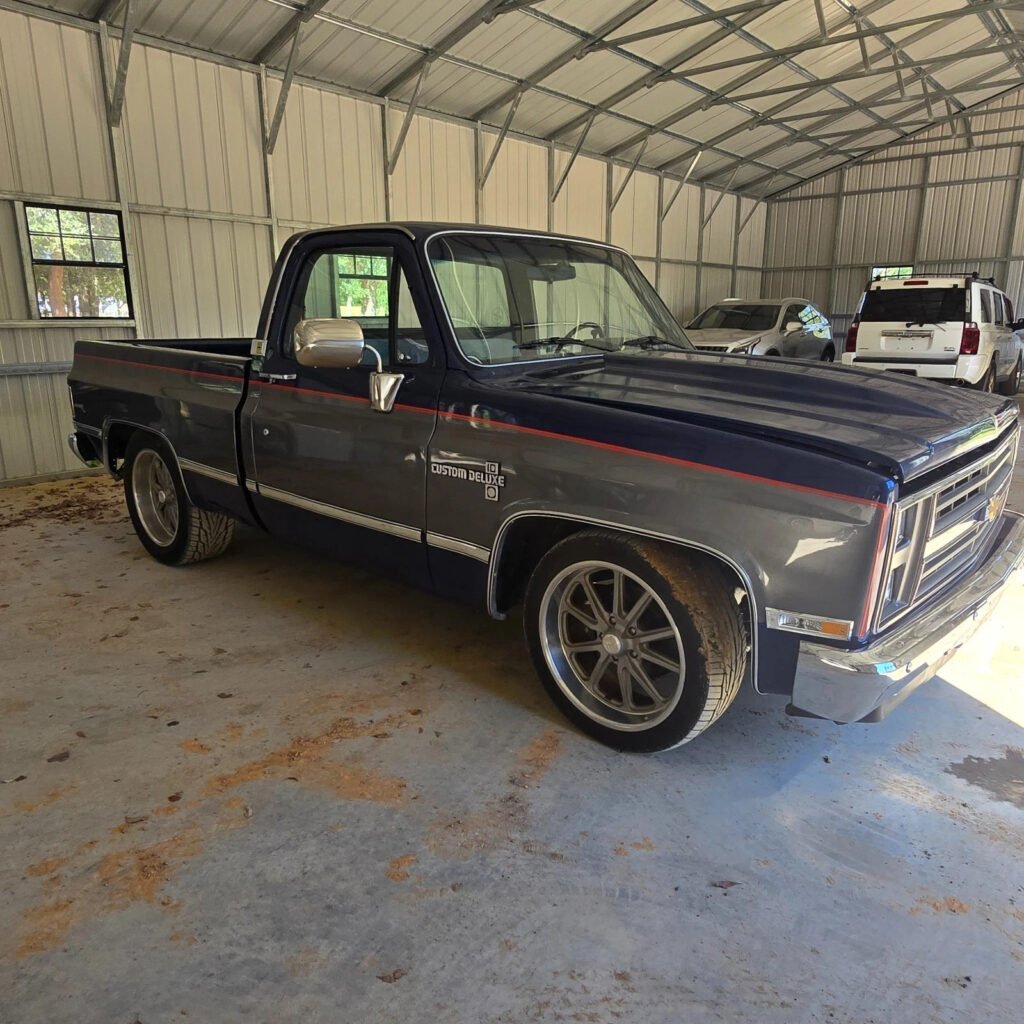 1987 Chevrolet C-10 short box truck