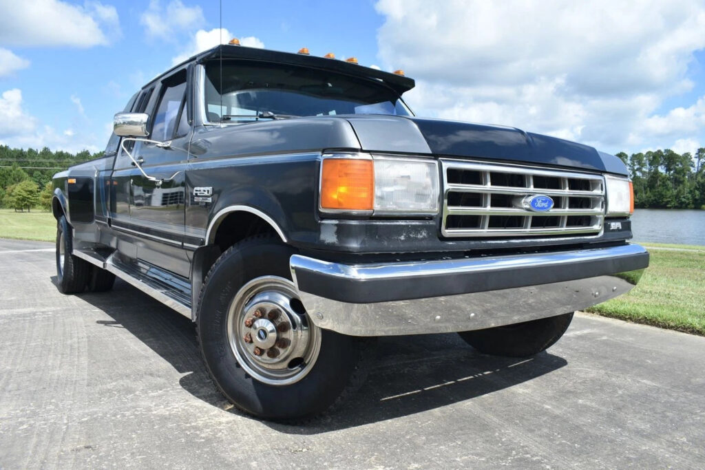 1988 Ford F-350 Extended Cab XLT Lariat