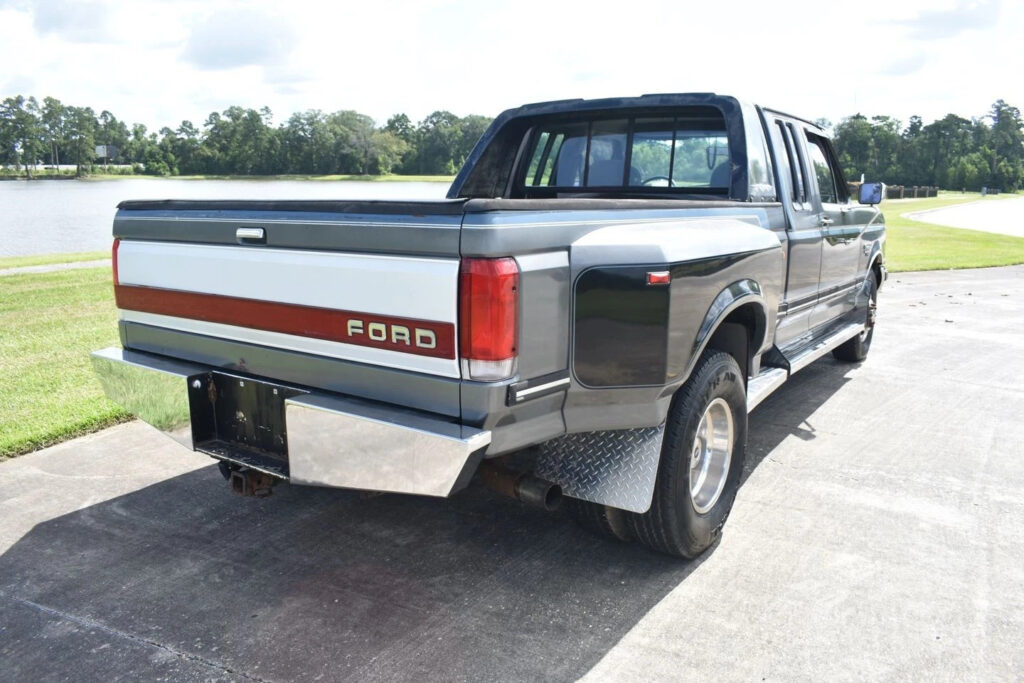 1988 Ford F-350 Extended Cab XLT Lariat