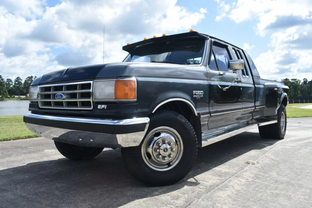 1988 Ford F-350 Extended Cab XLT Lariat