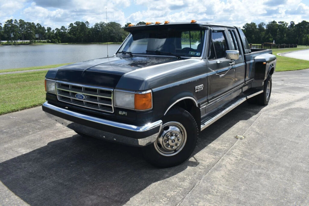 1988 Ford F-350 Extended Cab XLT Lariat