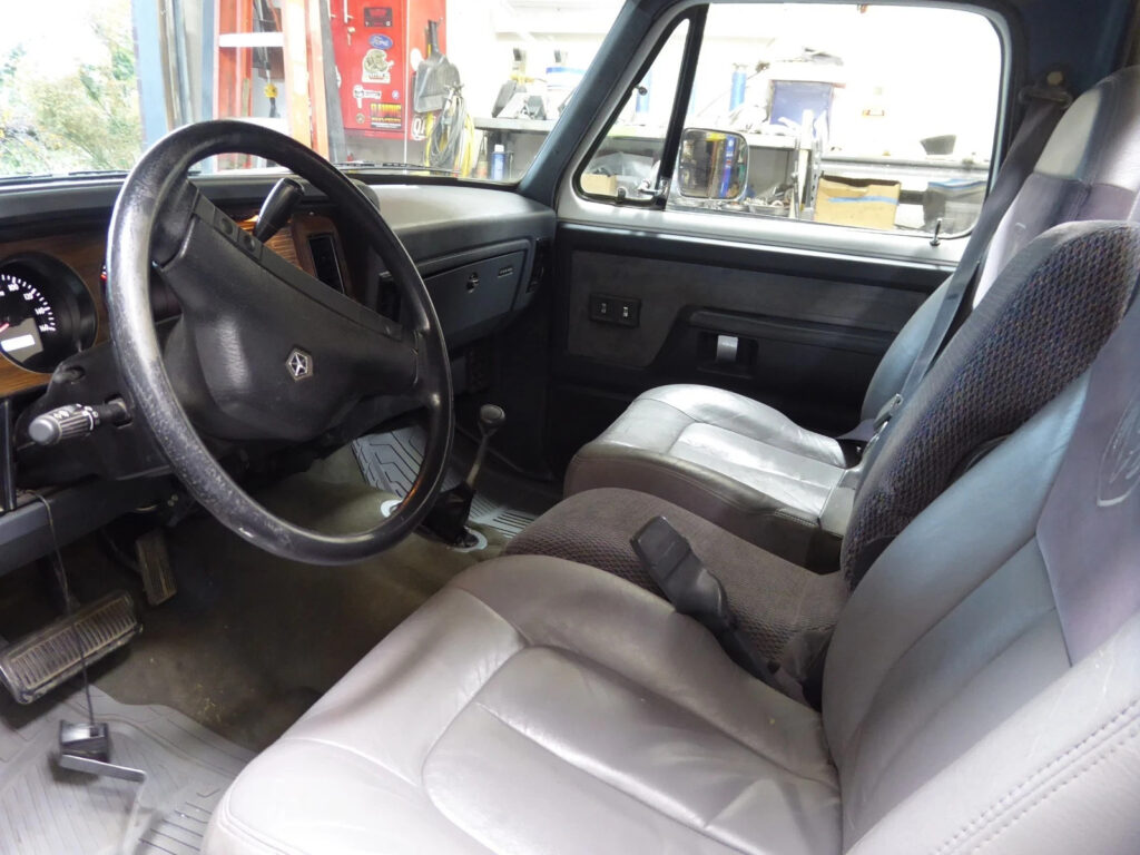 1991 Dodge W250 4×4 Cummins L E PS, PDB, PW, AIR ,PM ,OD Auto, 125K Miles